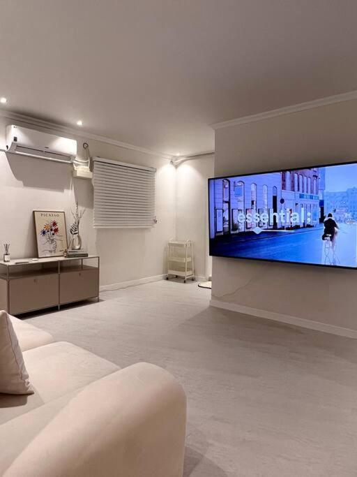 Sub Apartment *