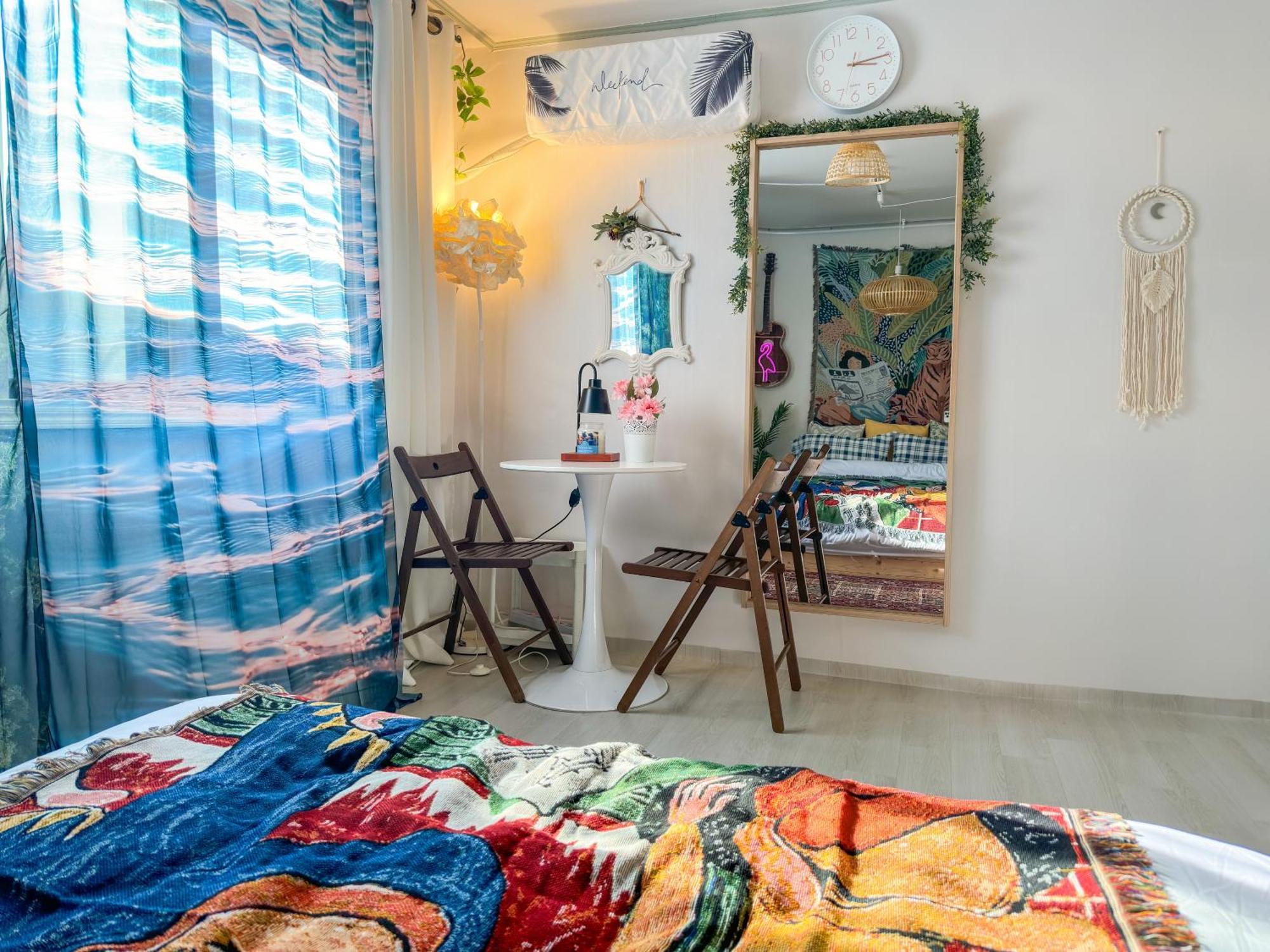 Bohemian Jungle Apartment *