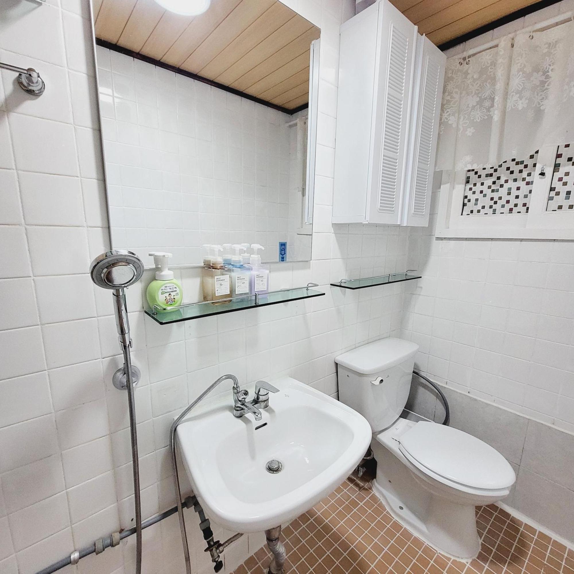 Cozy Private Newly Renovated #3 * Seoul