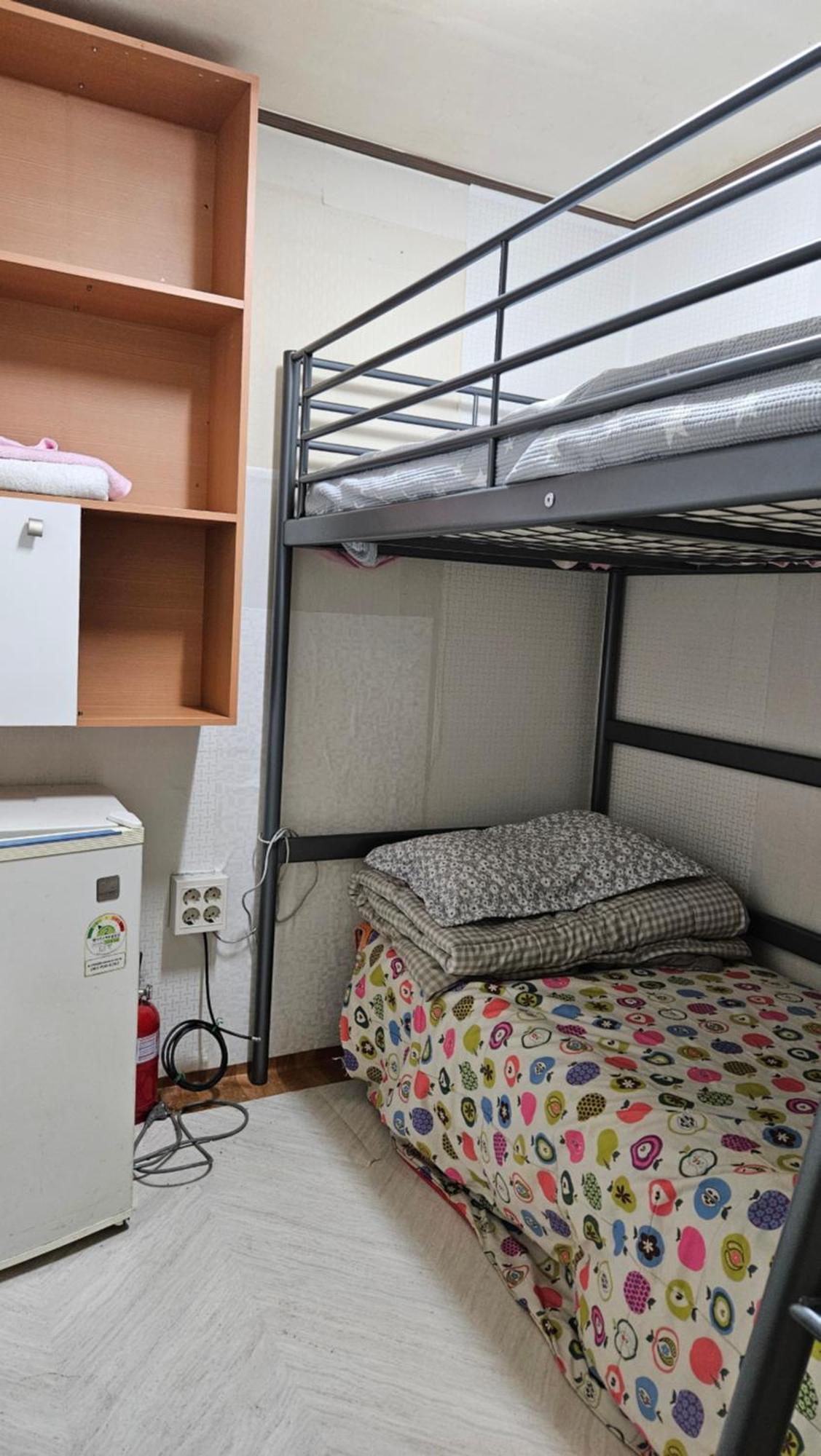 Hub House Livingtel