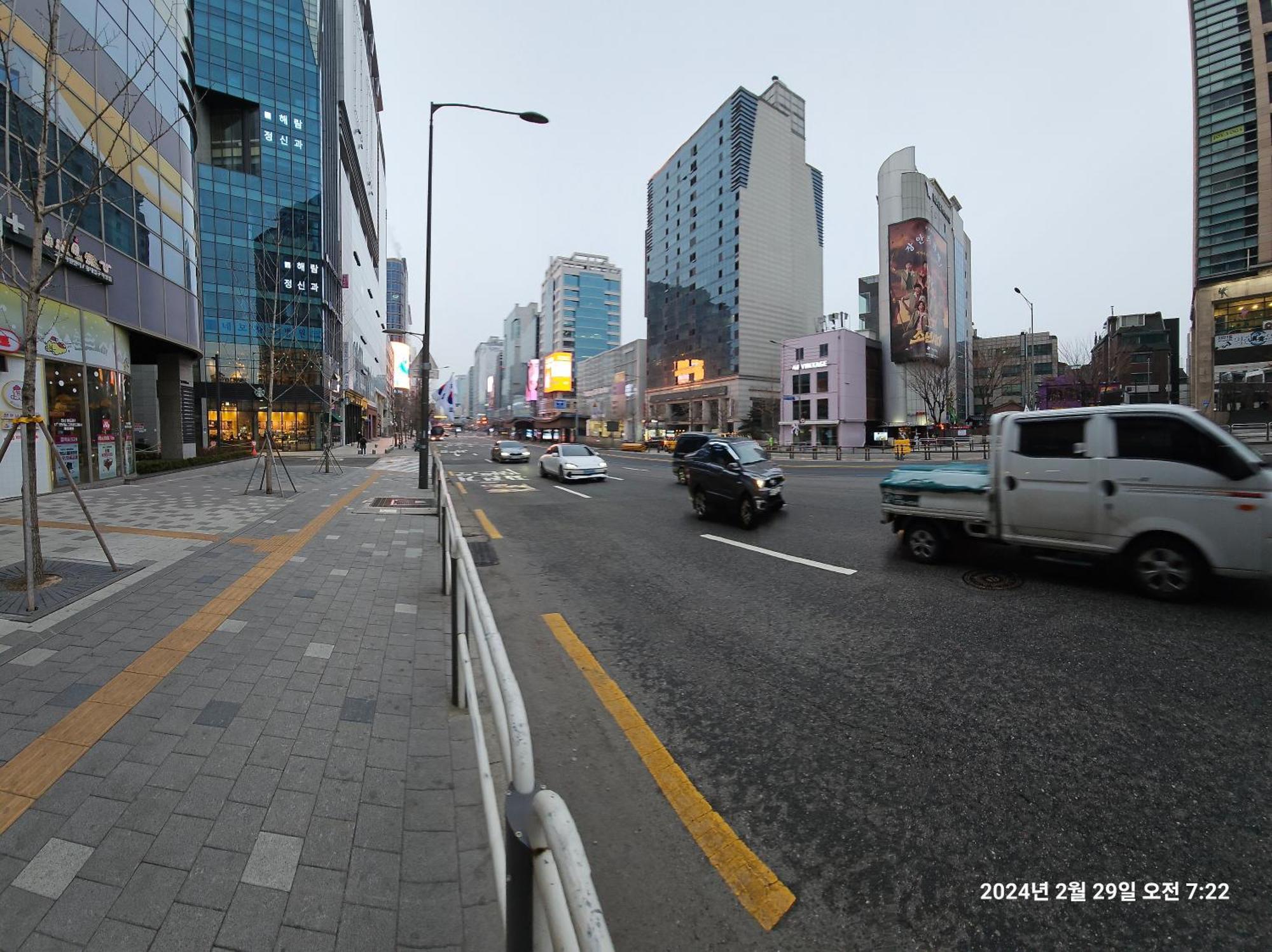 Hongdae Residence-5 1min From Hongik Uni Station Exit #1 Seoul