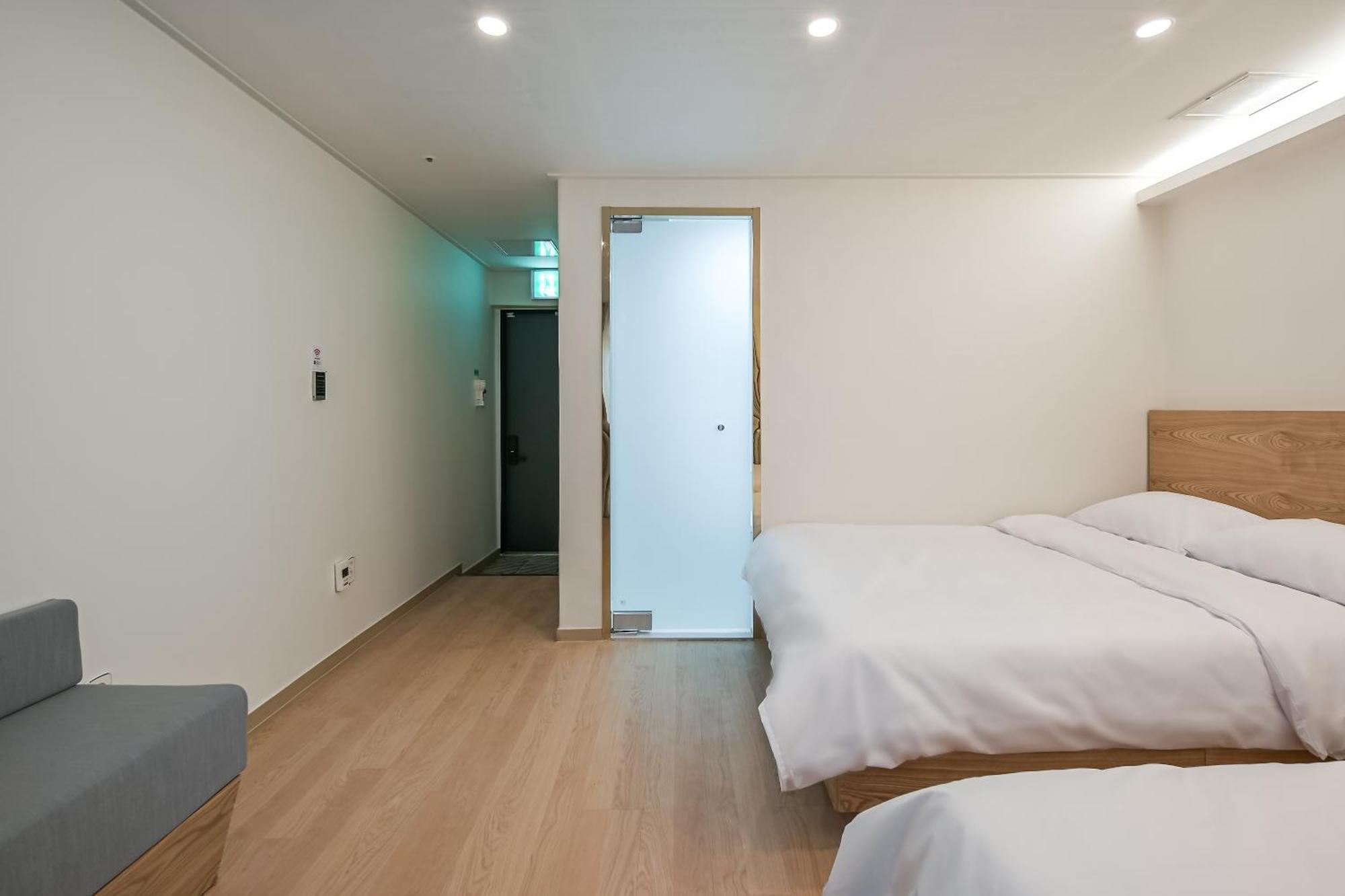 Hostel N 동대문東大門 *