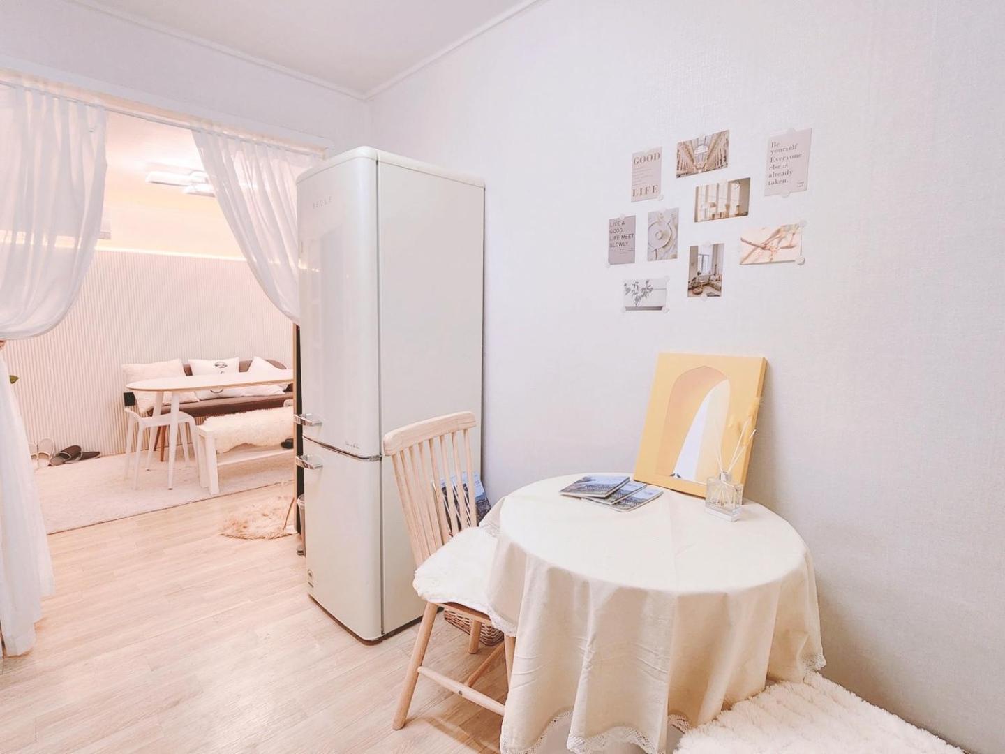Vila Easel House