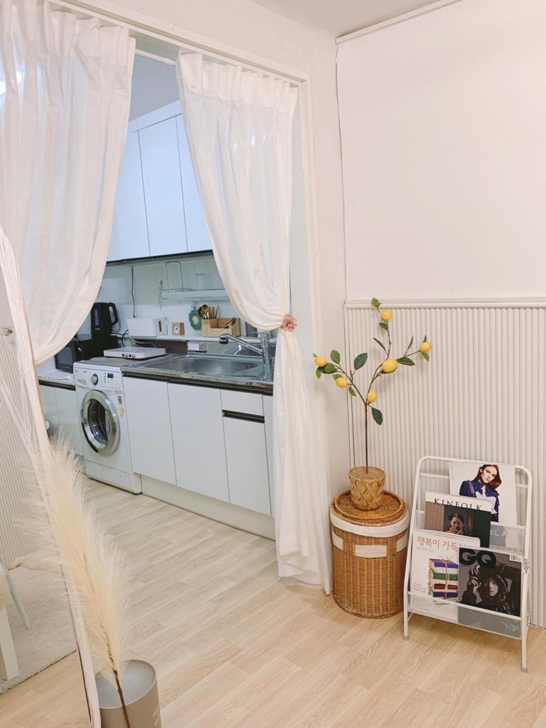 Vila Easel House