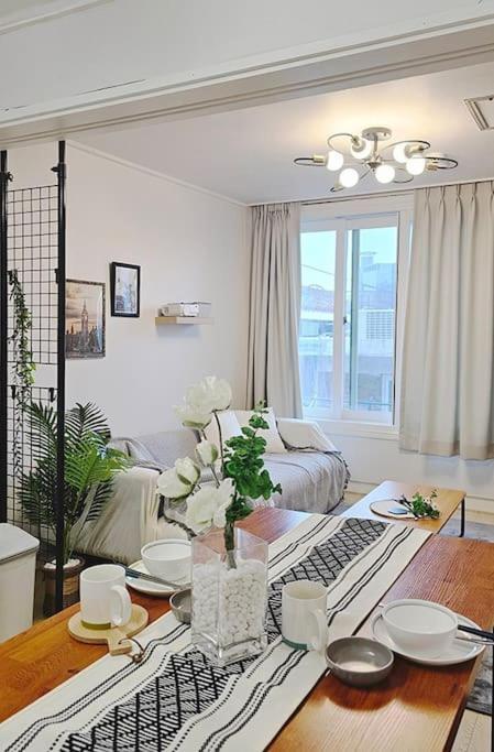 Villa Cozy Near Hongdae & Sinchon Station 4min For Max 6 Seoul
