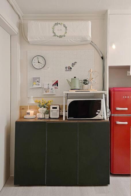 Apartment Evermore #sinchon Station 5min #seogang Station 1min *