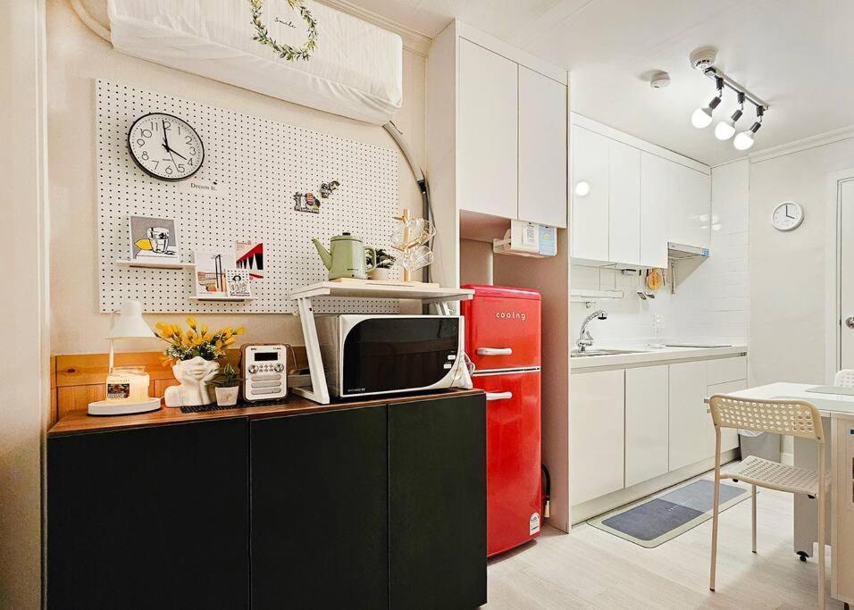 Evermore #sinchon Station 5min #seogang Station 1min * Seoul