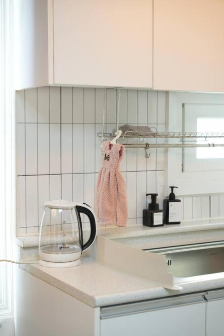 New, Private, 3 Rooms, Hongdae, 6 Persons Seoul