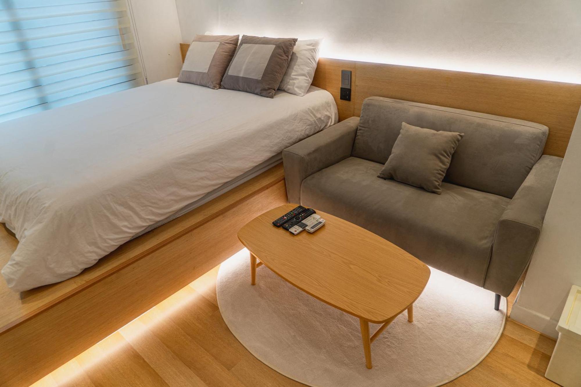 Myeongdong Artmonstay Guest house 2*