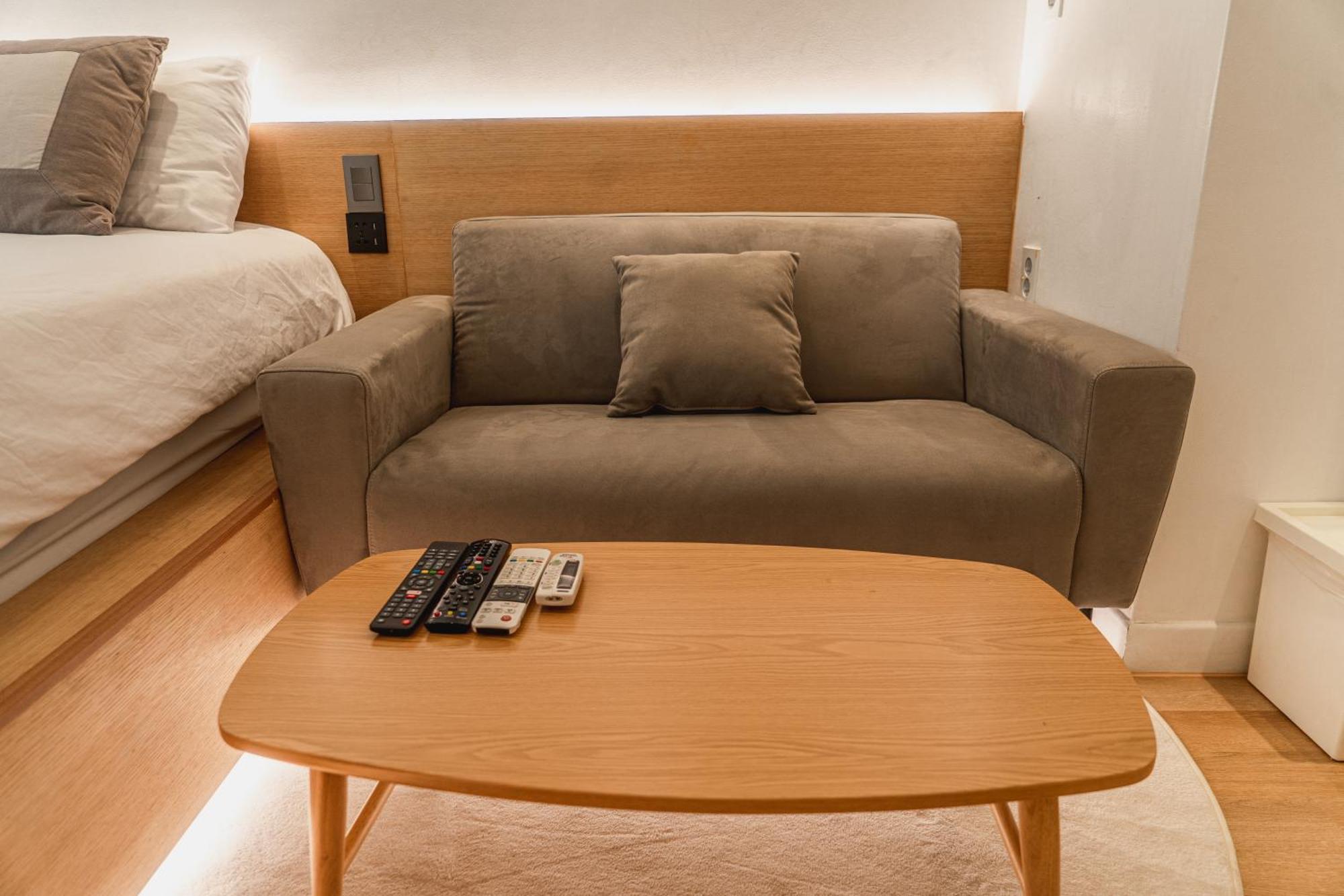 Myeongdong Artmonstay