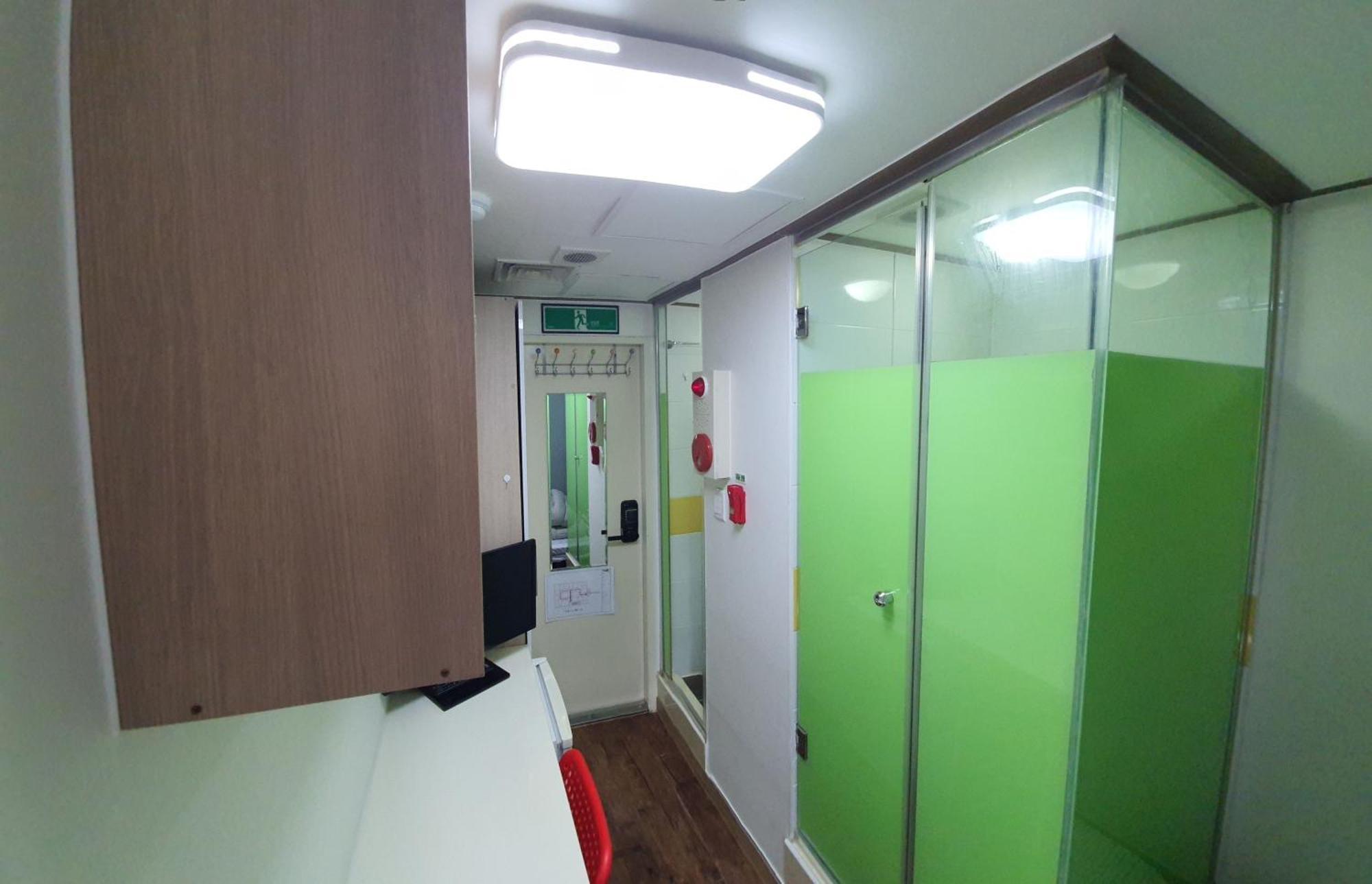 Apgujeong Guest house *