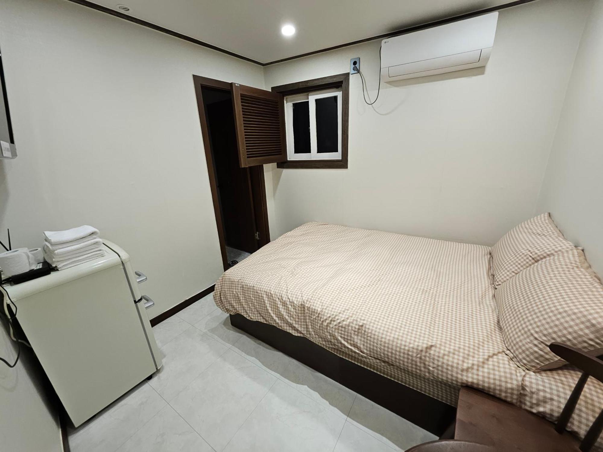 Hotel 8