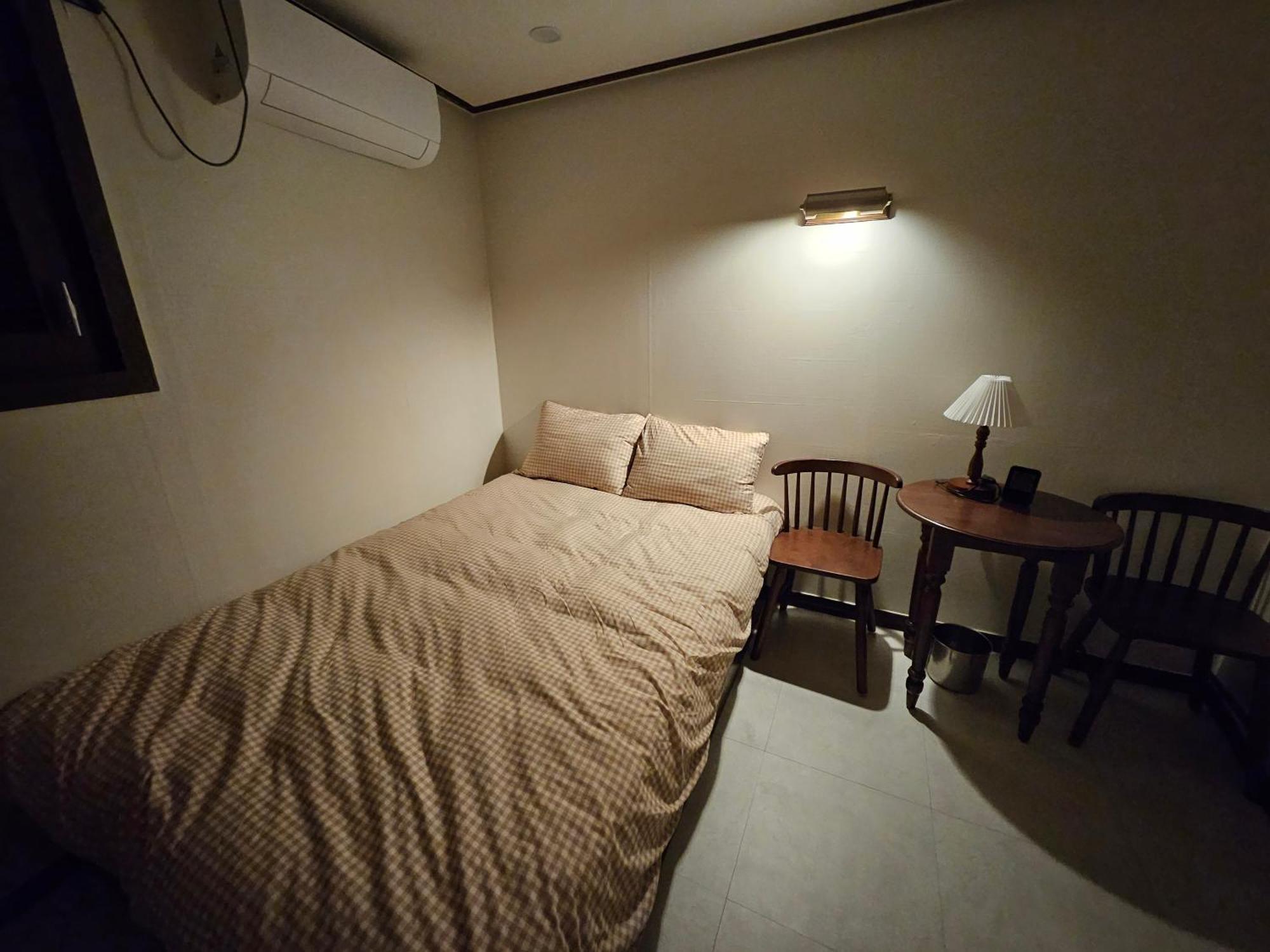 8 * Seoul