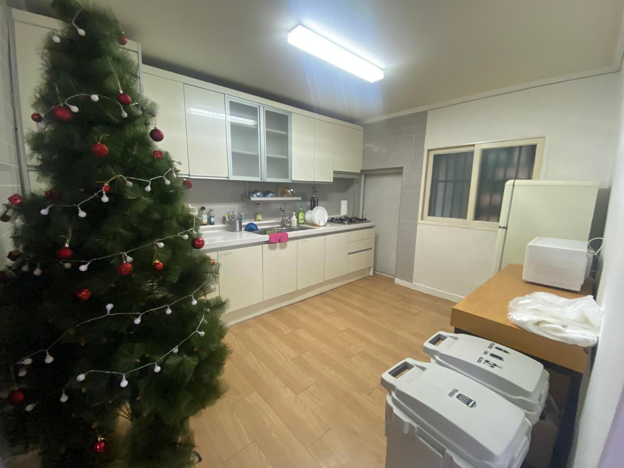 10m Walk From Station Apartment *