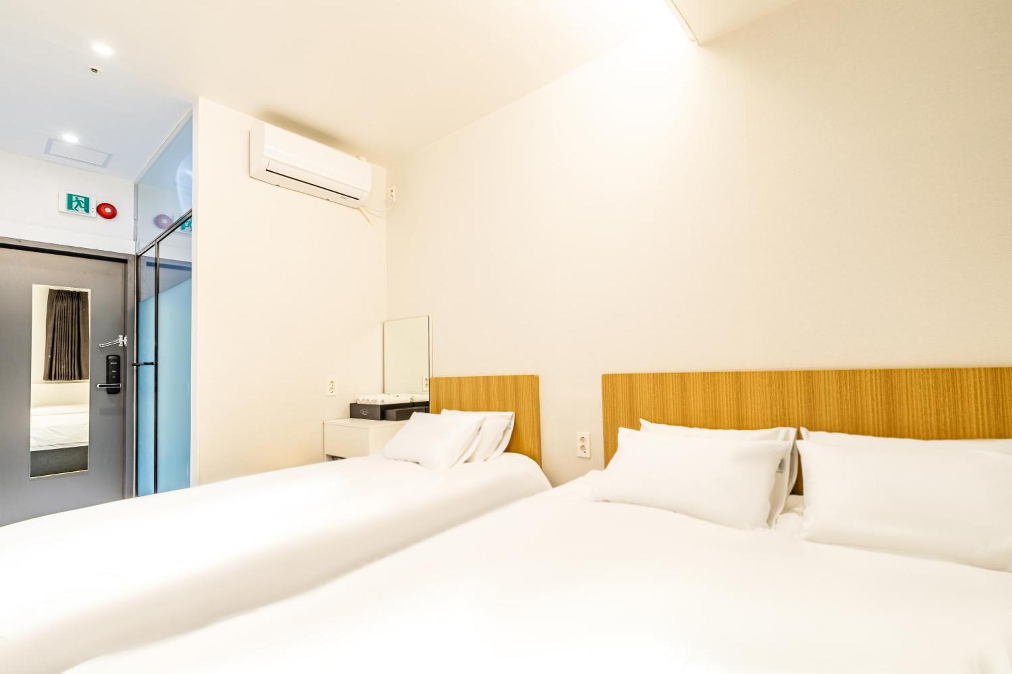 Hotel U Myeongdong 2*