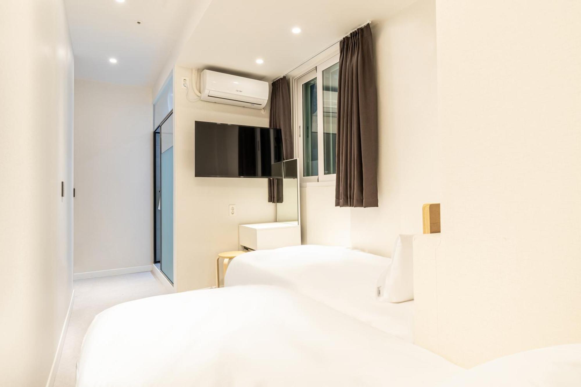 U Myeongdong Hotel 2*