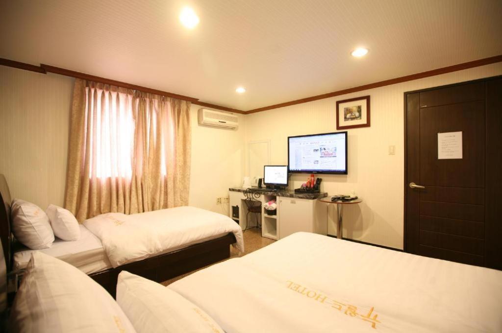 Hotel New World Yongsan Seoul