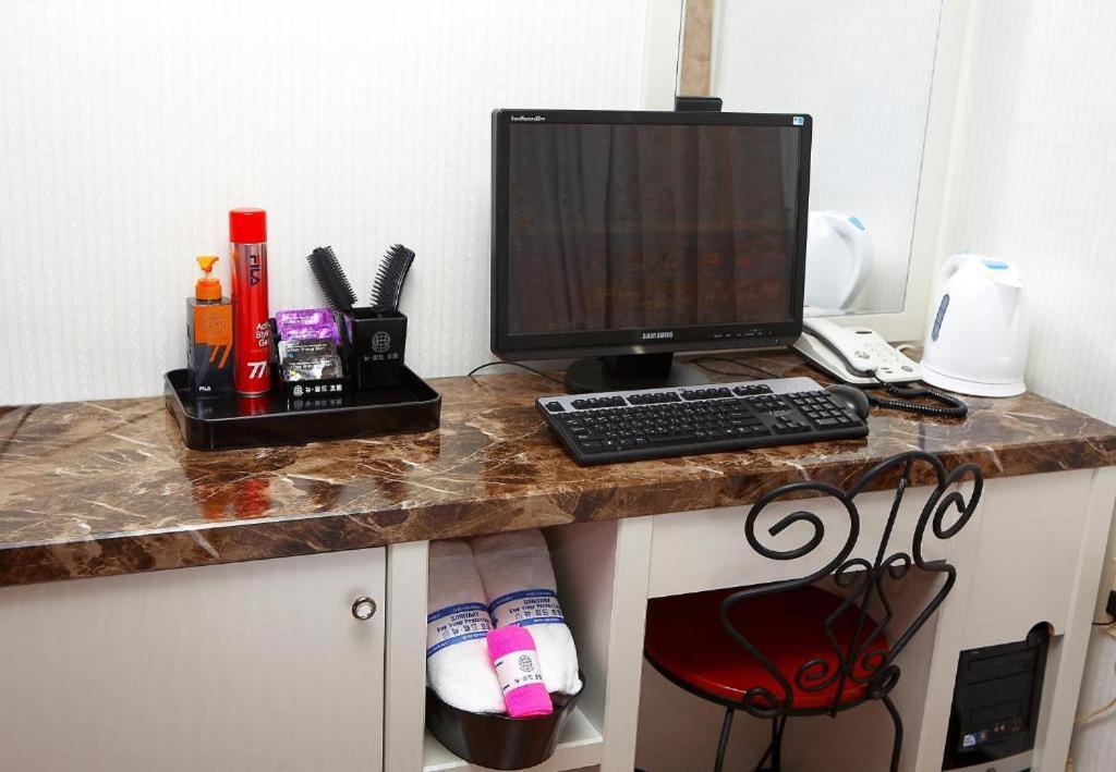 New World Yongsan Hotel 2*