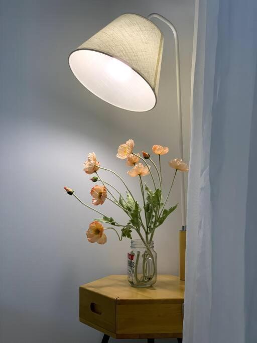 Comma 1 - Cozy Semi Basement * Seoul
