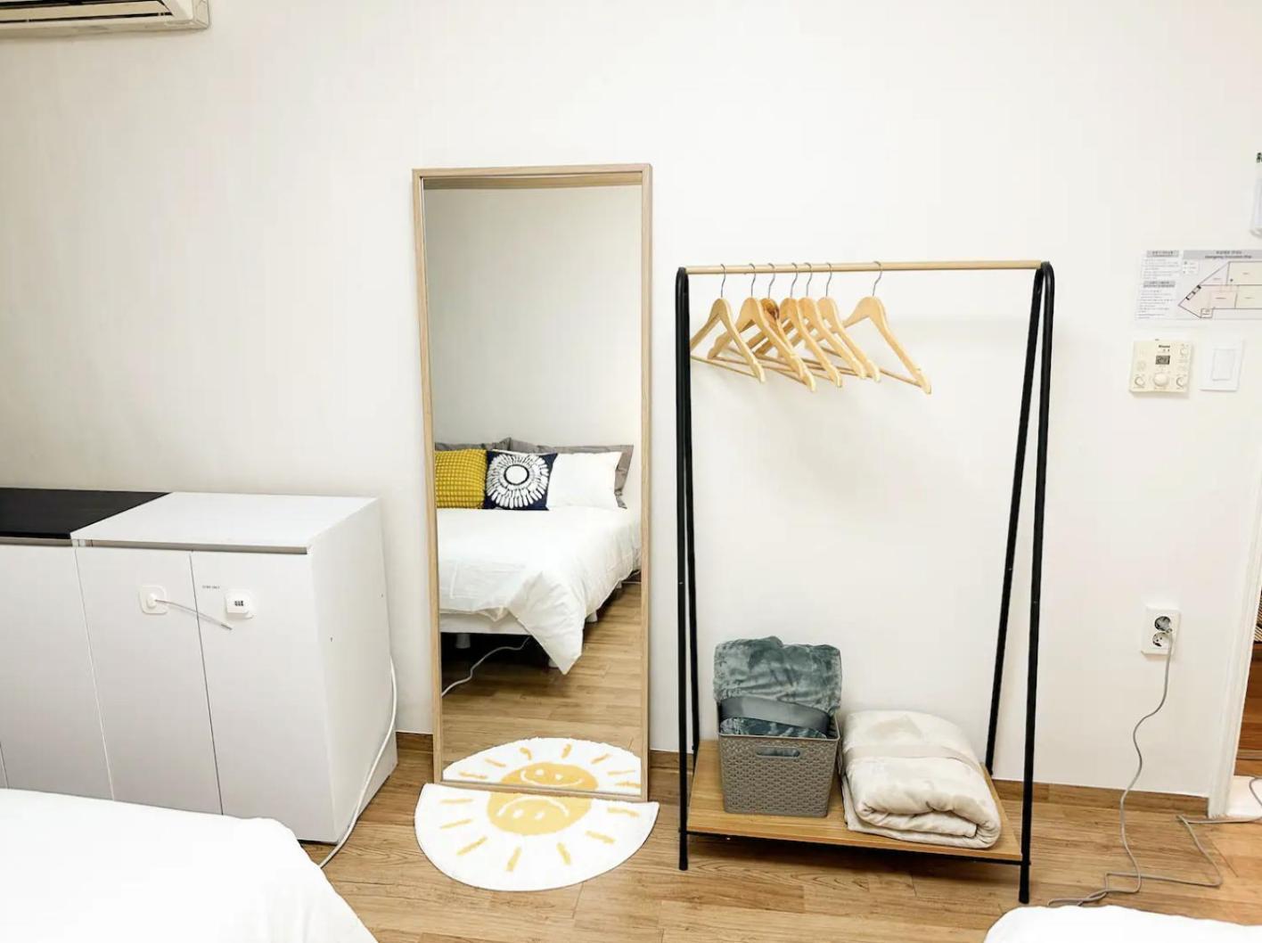 Rock 樂 2 3 Beds 3 Min From Ewha Univ Stn