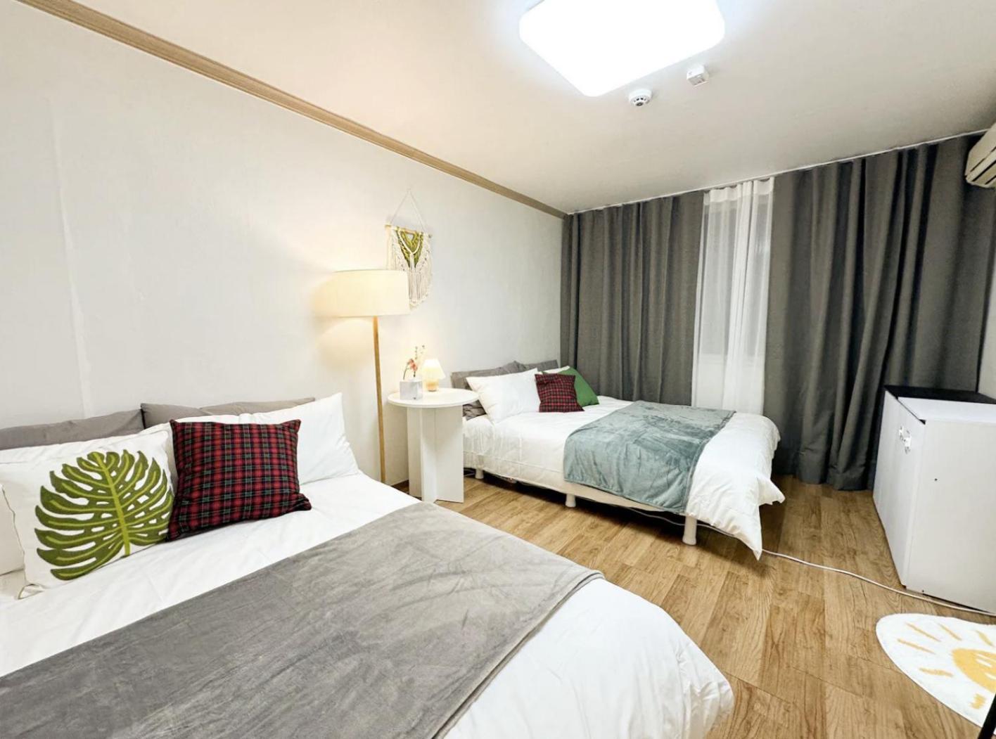 Rock 樂 2 3 Beds 3 Min From Ewha Univ Stn Seoul