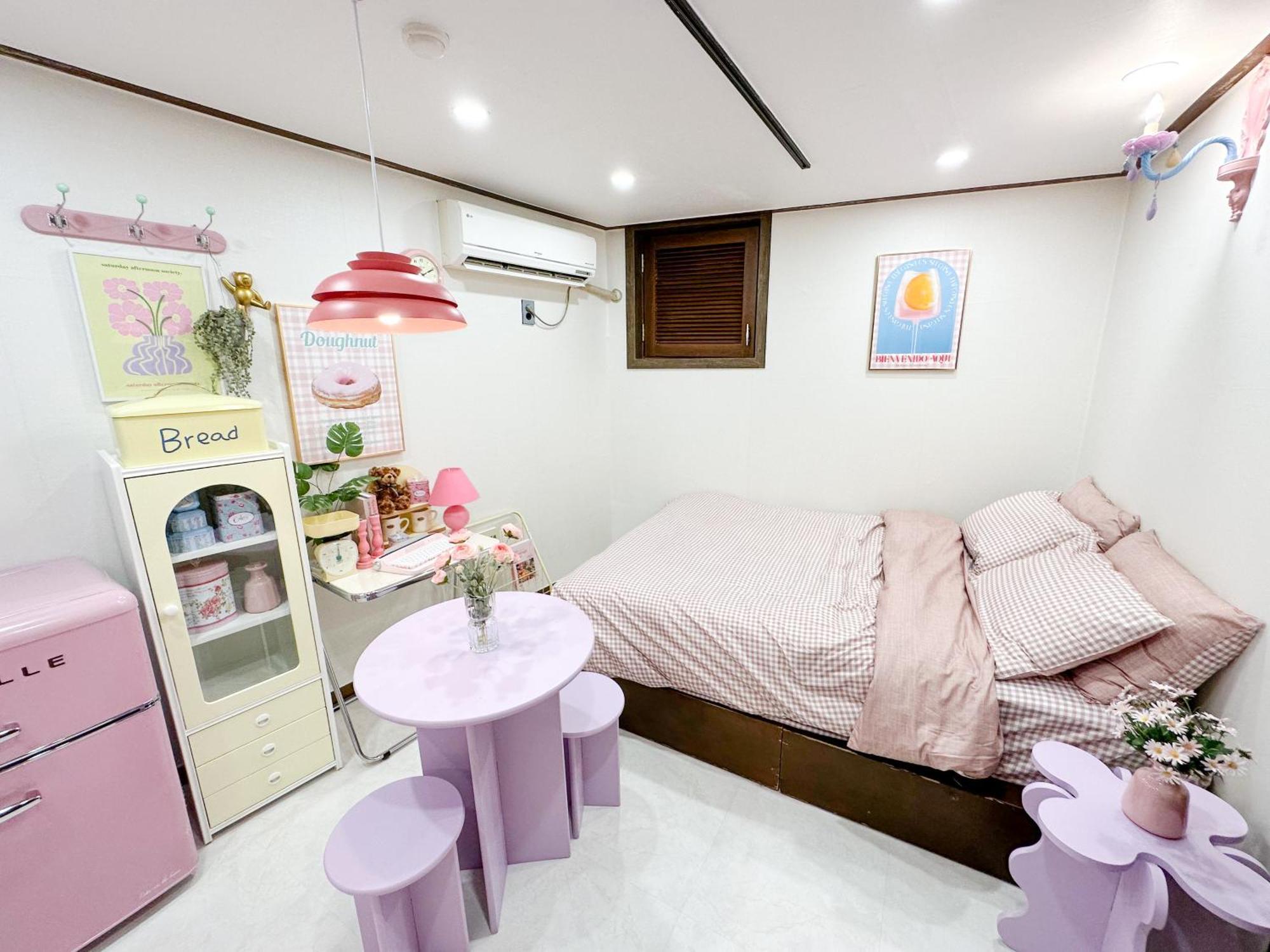 8 * Seoul