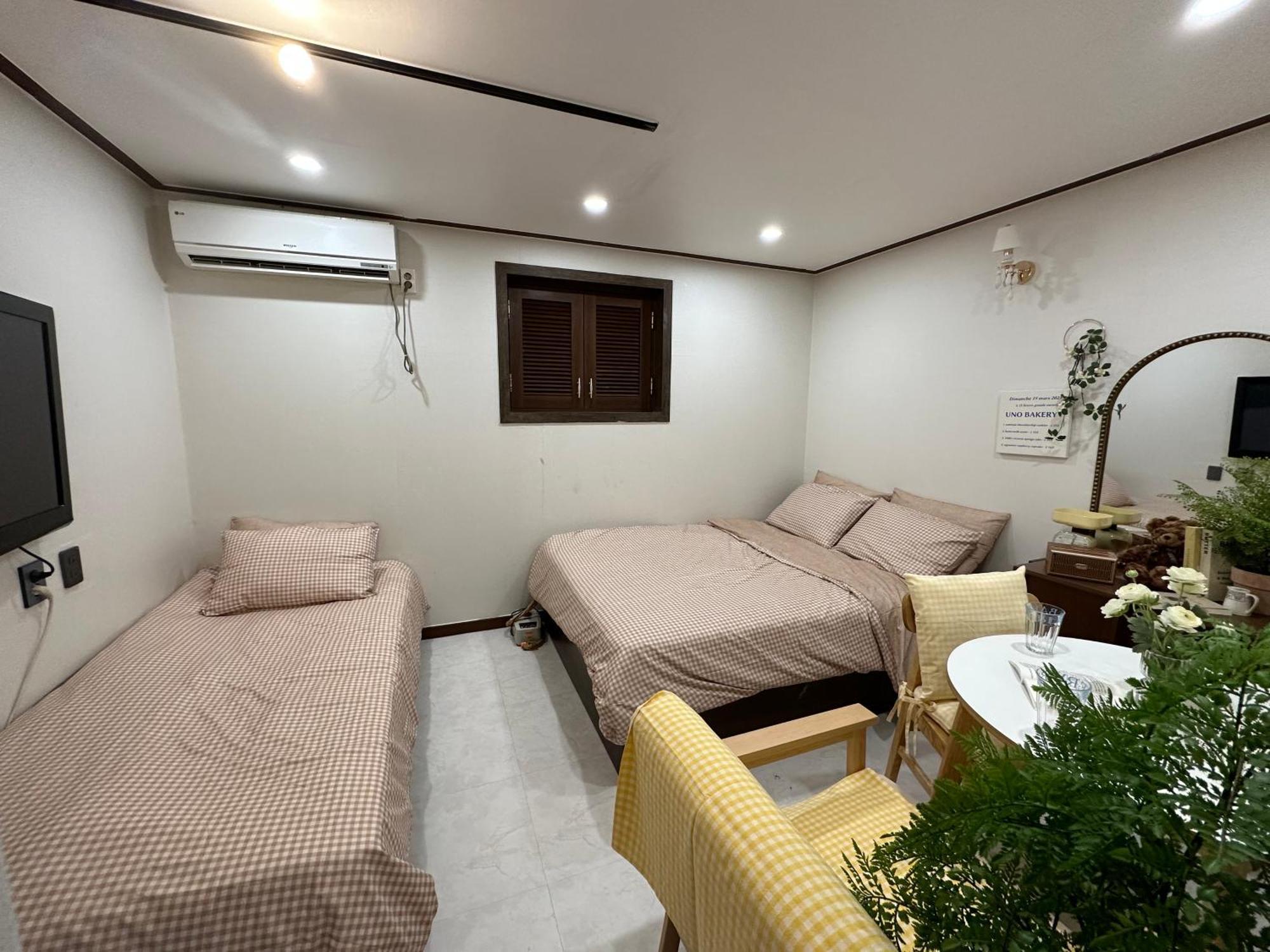 Hotel 8 *