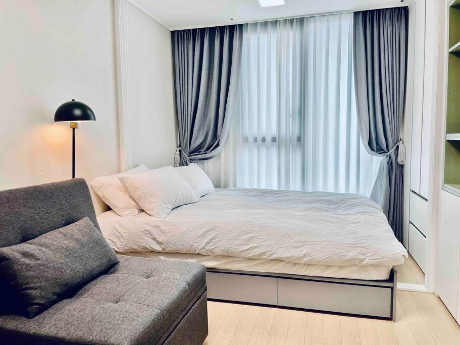 Apartment The Share Myeongdong High Floor & Free Gym #subway Station 3min #myeongdong 10min