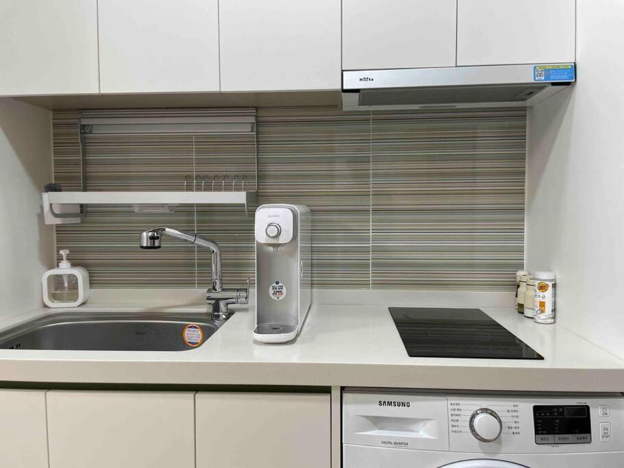 The Share Myeongdong High Floor & Free Gym #subway Station 3min #myeongdong 10min Apartment Seoul