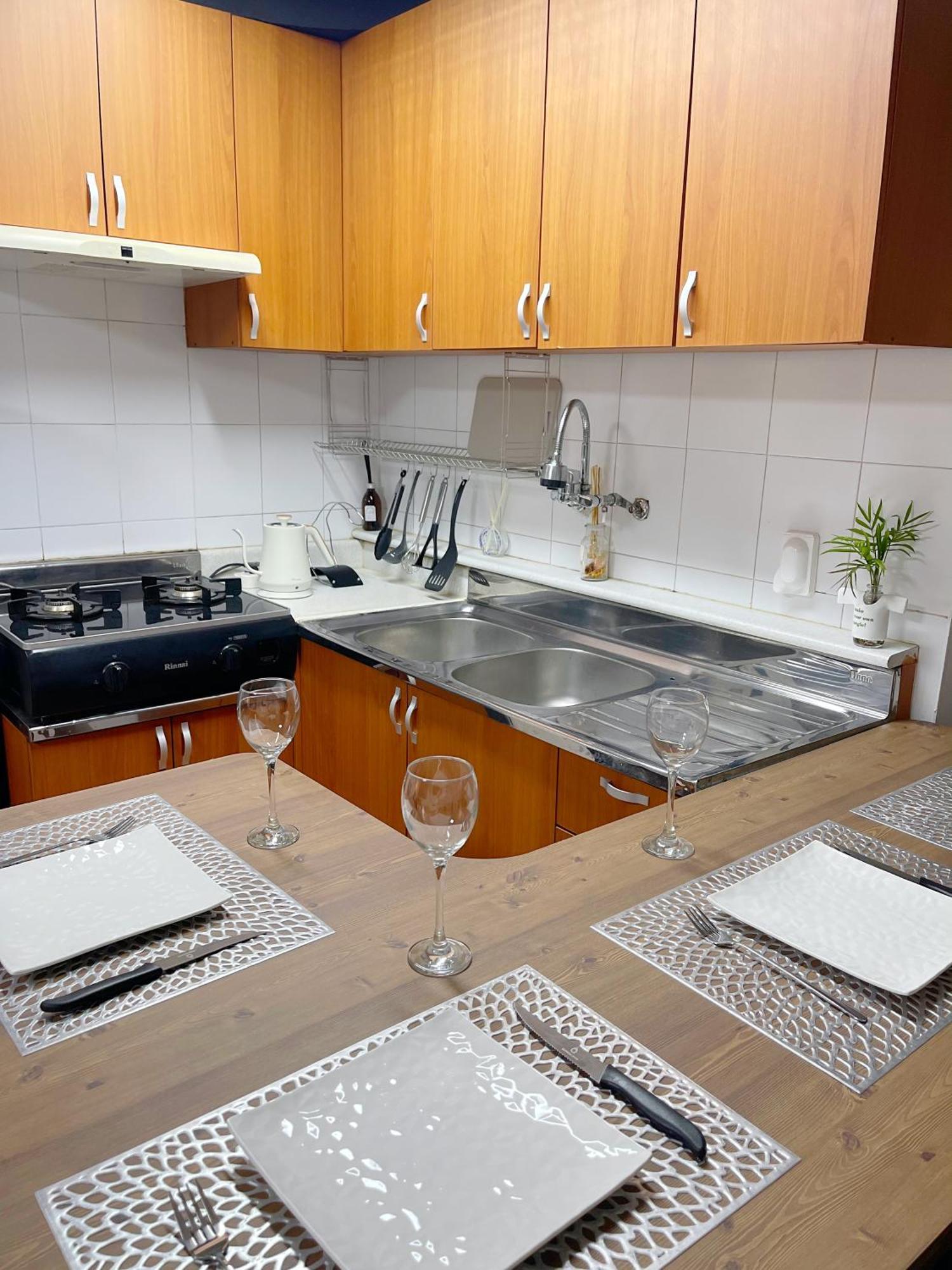 Newly Renovated Spacious 2 Bedroom Unit In Hbc #1 Villa Seoul