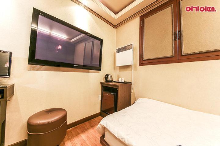 Coups Hotel