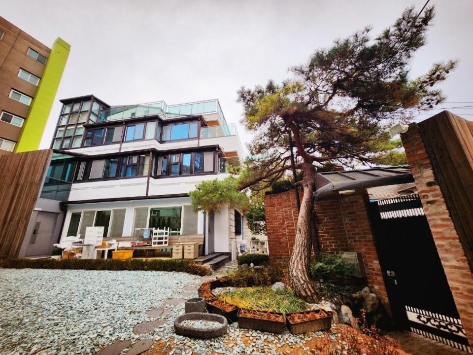 Gyeongbokgung Seochon Dalbit Guest house Seoul