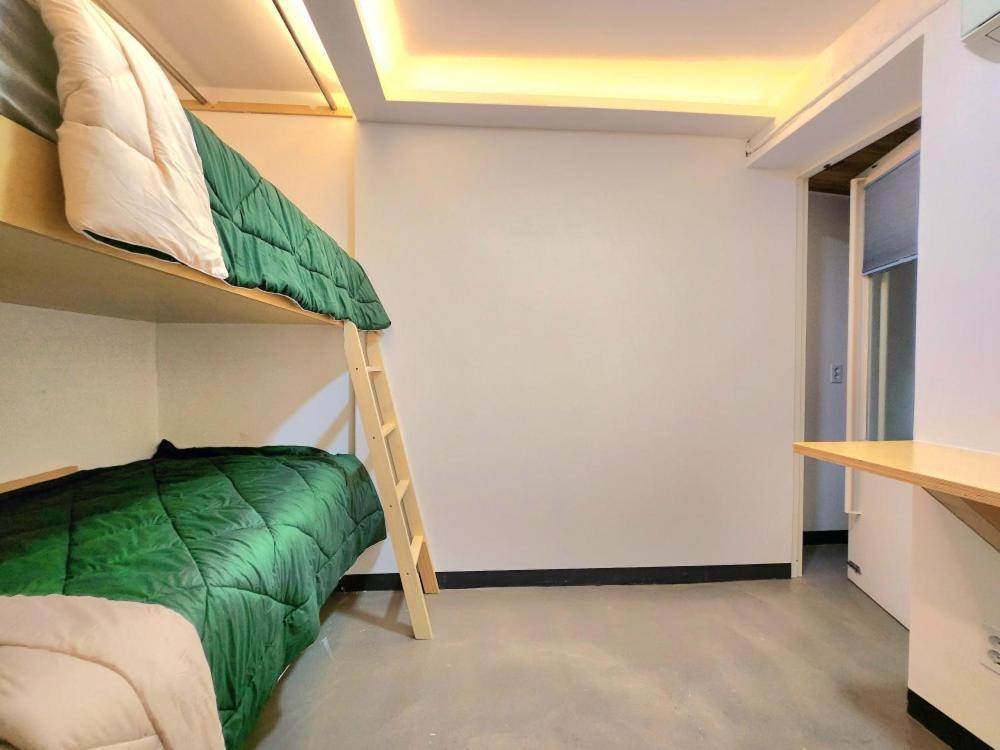 Gyeongbokgung Seochon Dalbit Guest house
