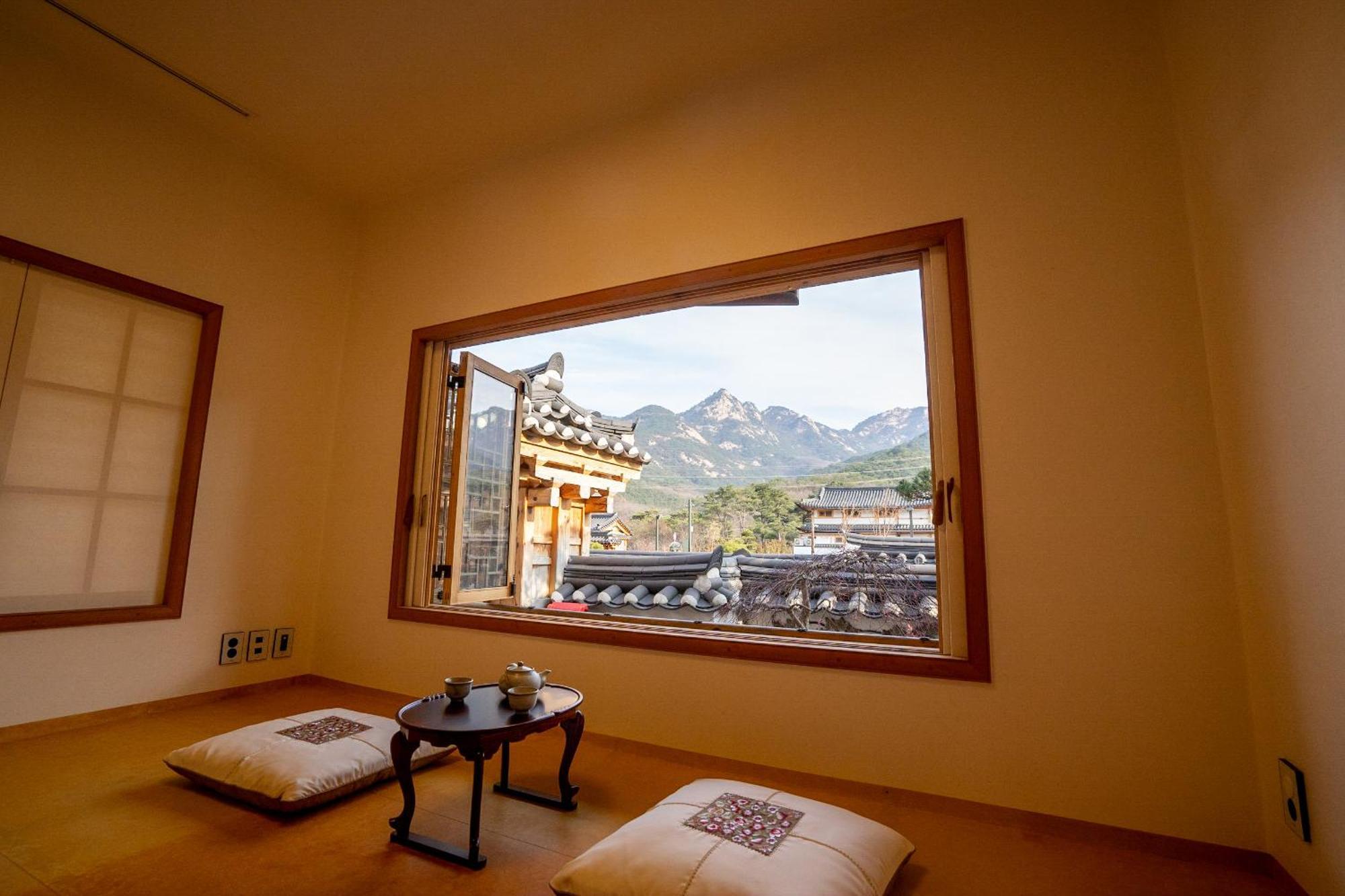 Sirakdang Hanok