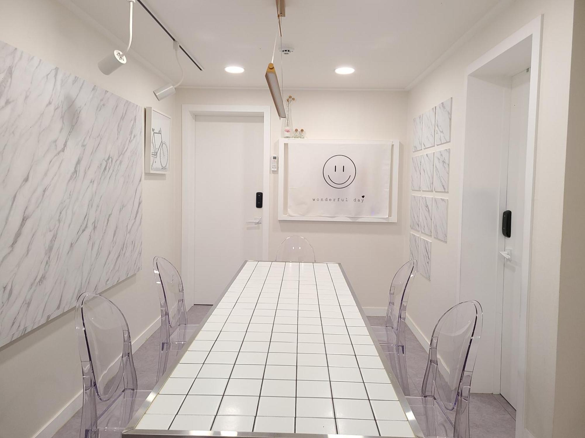 Batwo - For Foreigners Only Guest house *