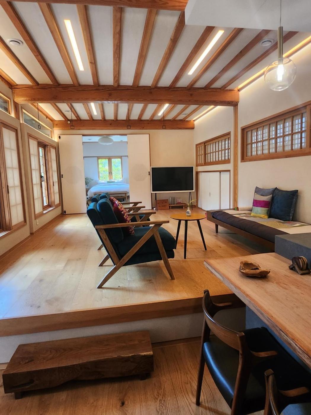 Iriru Luxury Hanok - Eunpyung Hanok Village