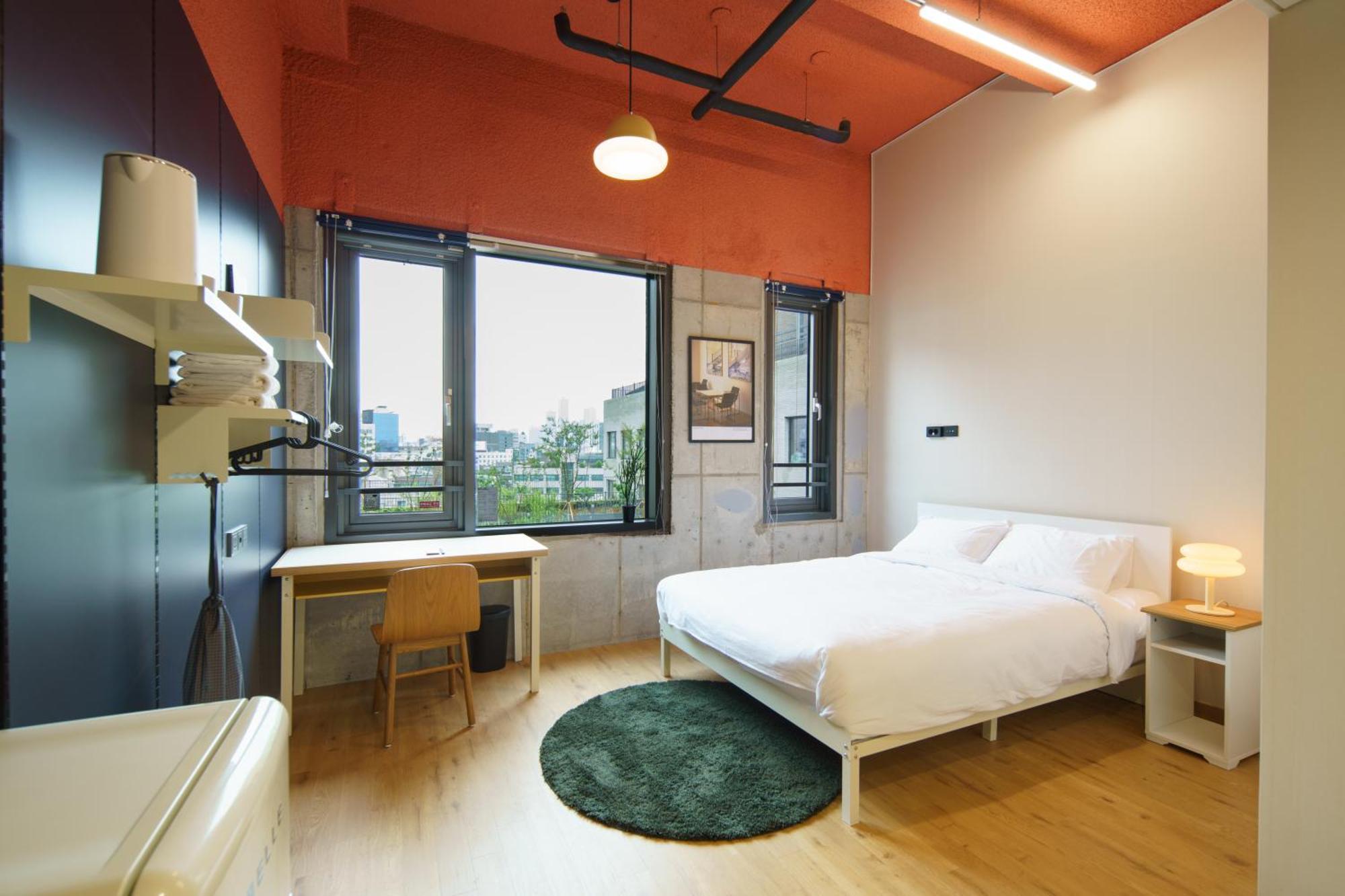 Local Stitch Creator Town Seogyo 3* Seoul