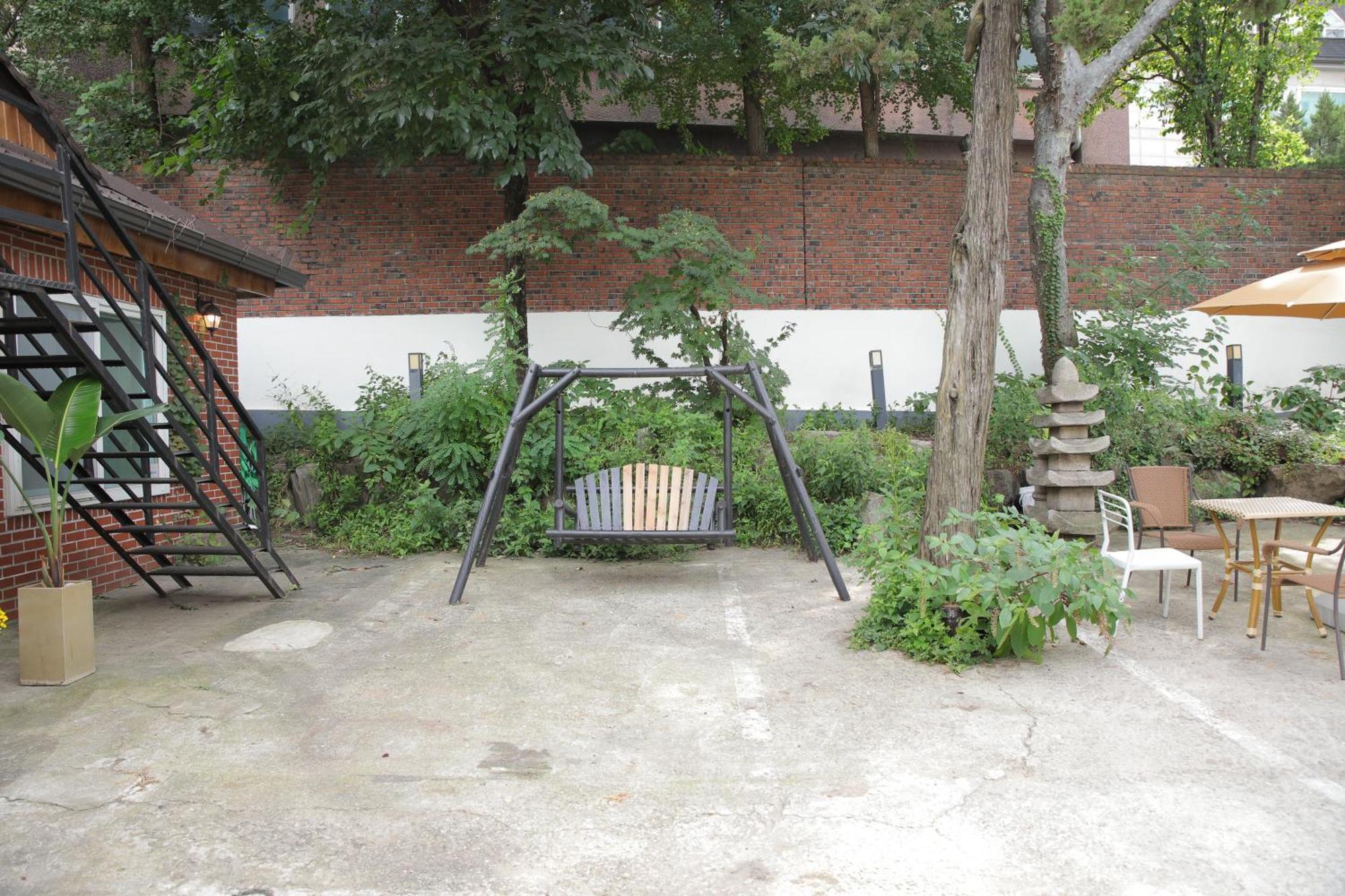 Slow Vibe Myeongdong Guest house *