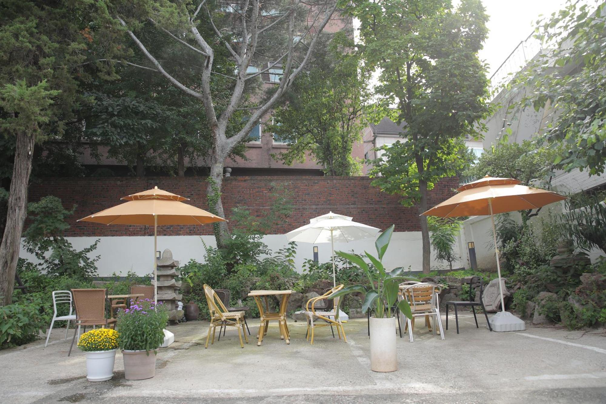 Slow Vibe Myeongdong Guest house