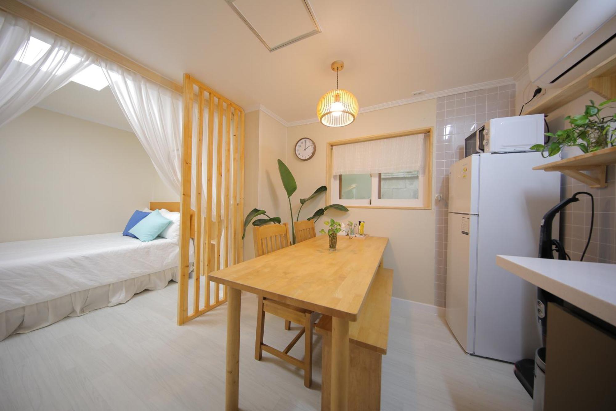 Slow Vibe Myeongdong Guest house *