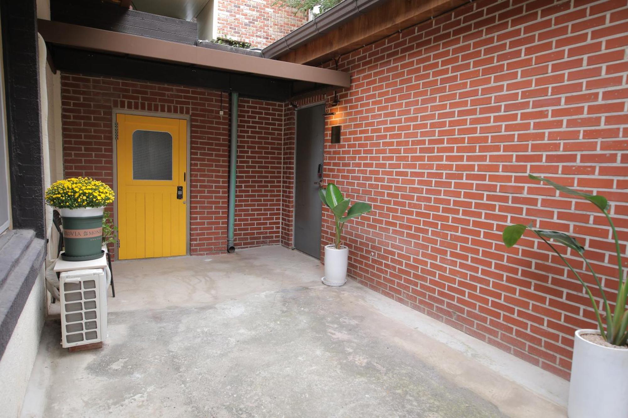 Slow Vibe Myeongdong Guest house *