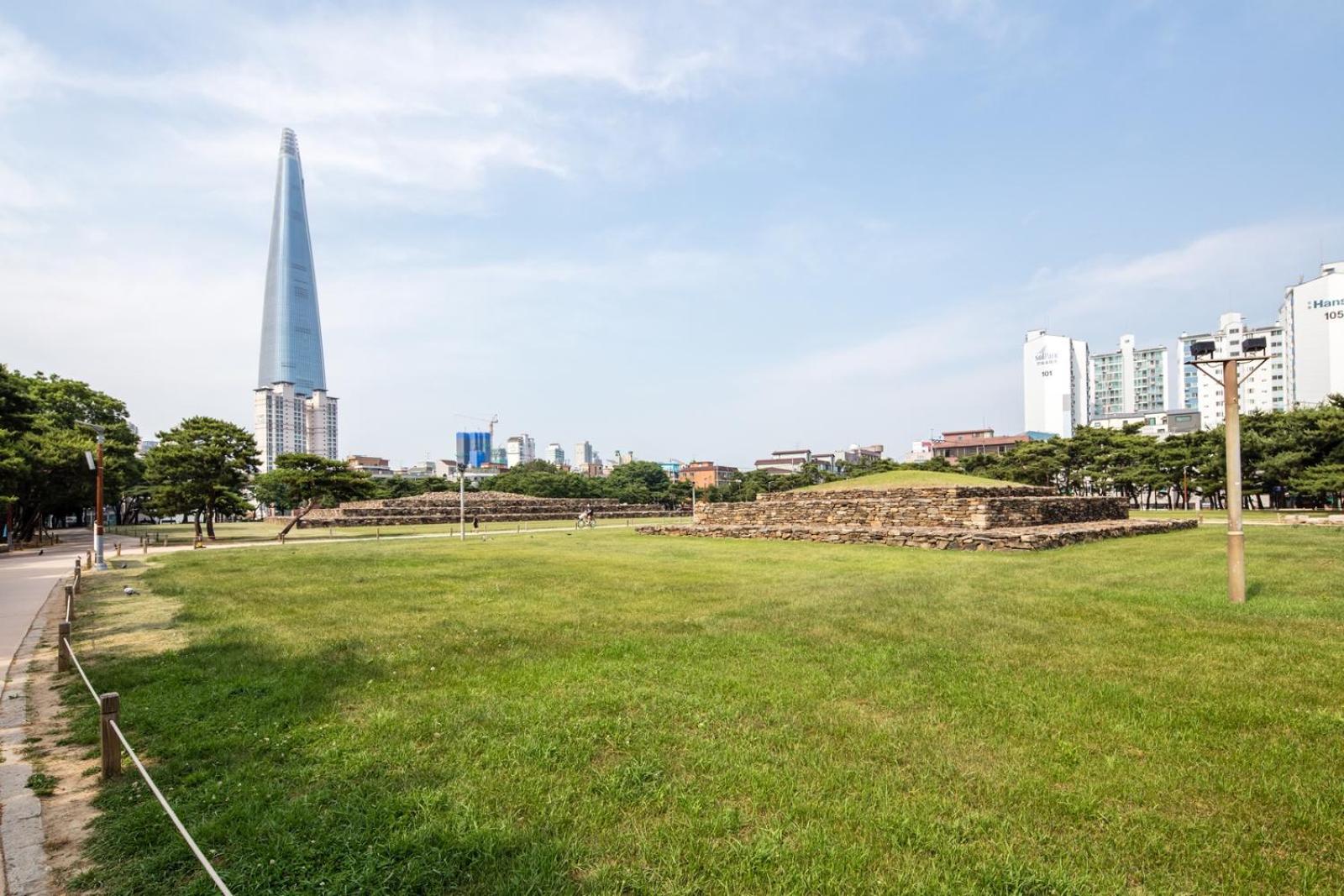 Close To Gangnam, Coex, Asan Medical Centar & Luxury Near Lotte World, Free Korean Ramen *