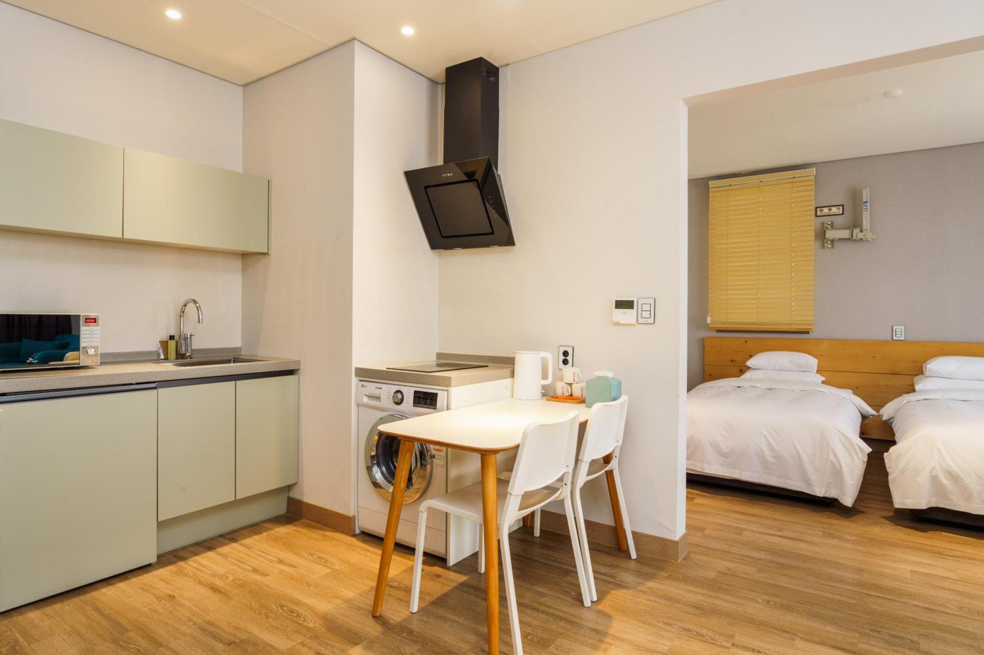 Lacozi , Hotel 3*