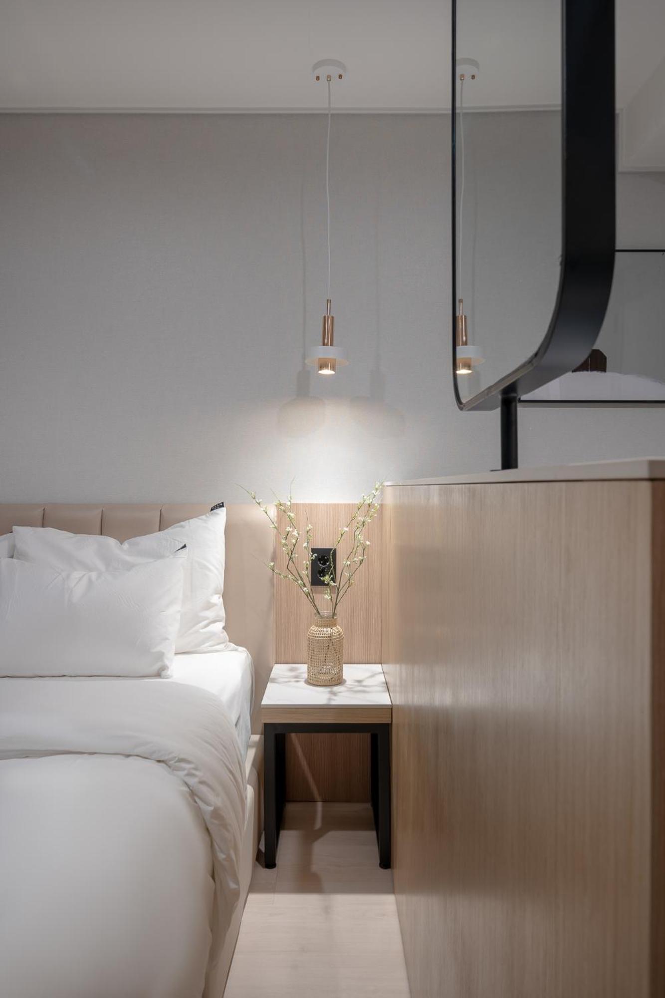 Glam Hotel *