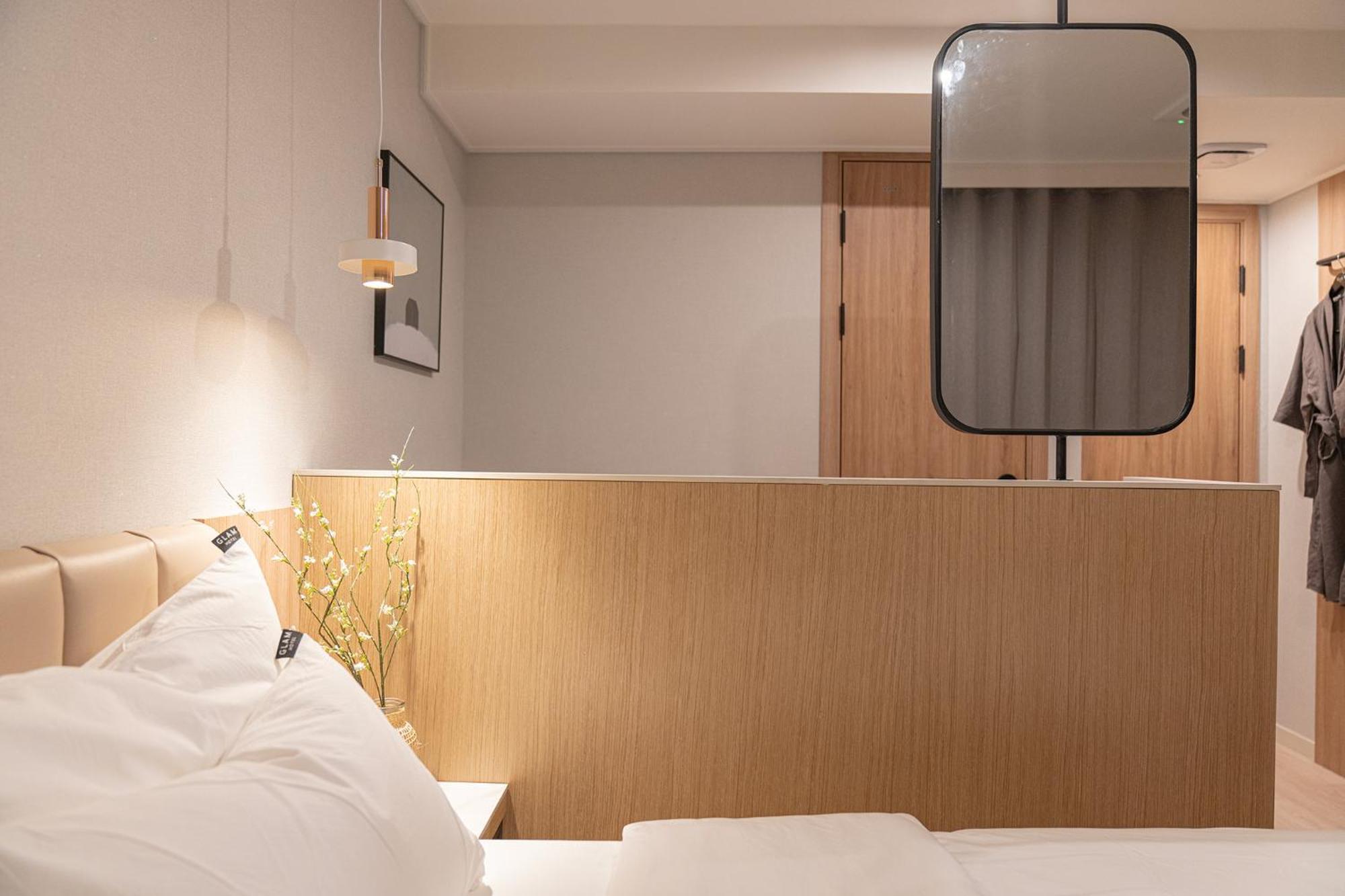 Glam Hotel