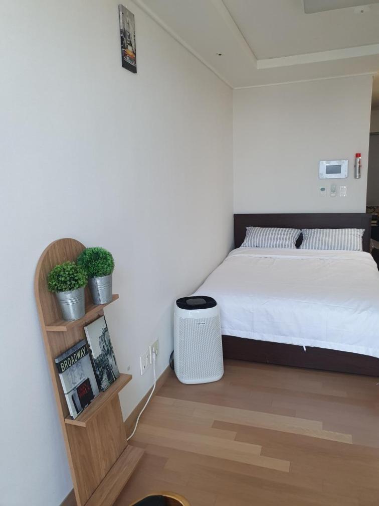 Station Apartment Seoul