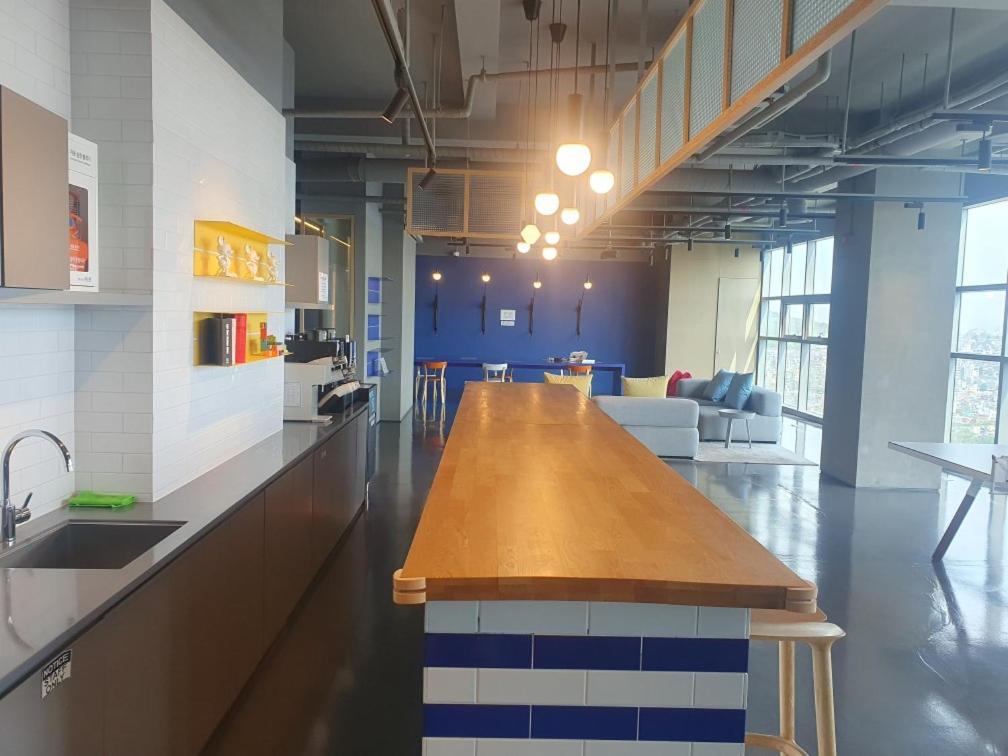 Station Apartment Seoul