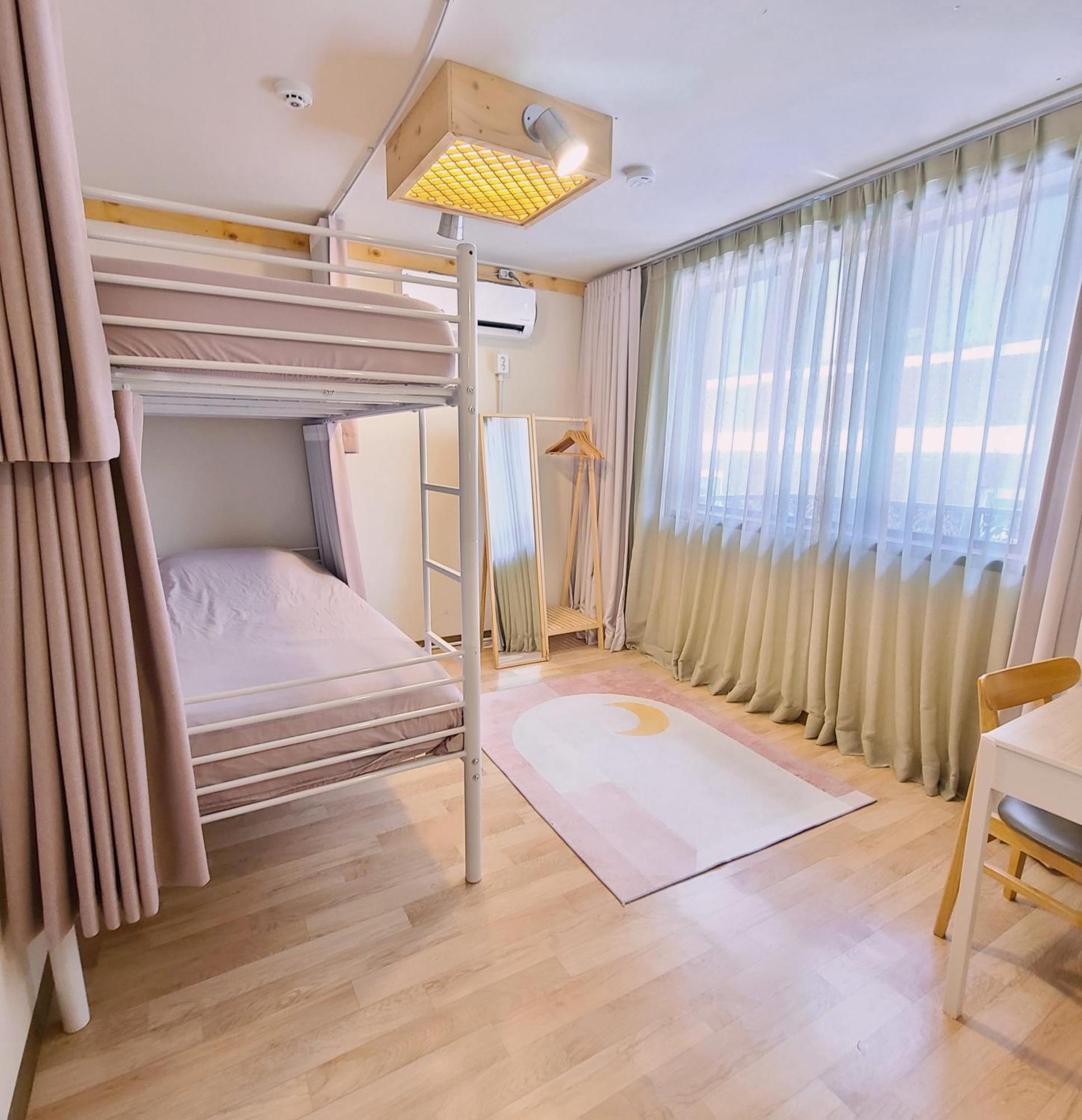 Batwo - For Foreigners Only Guest house Seoul