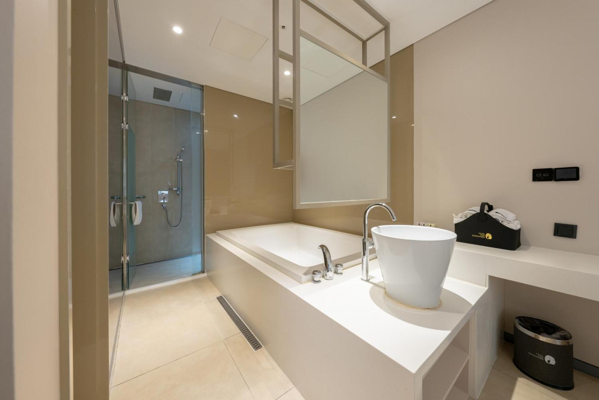 The Designers Hongdae Hotel