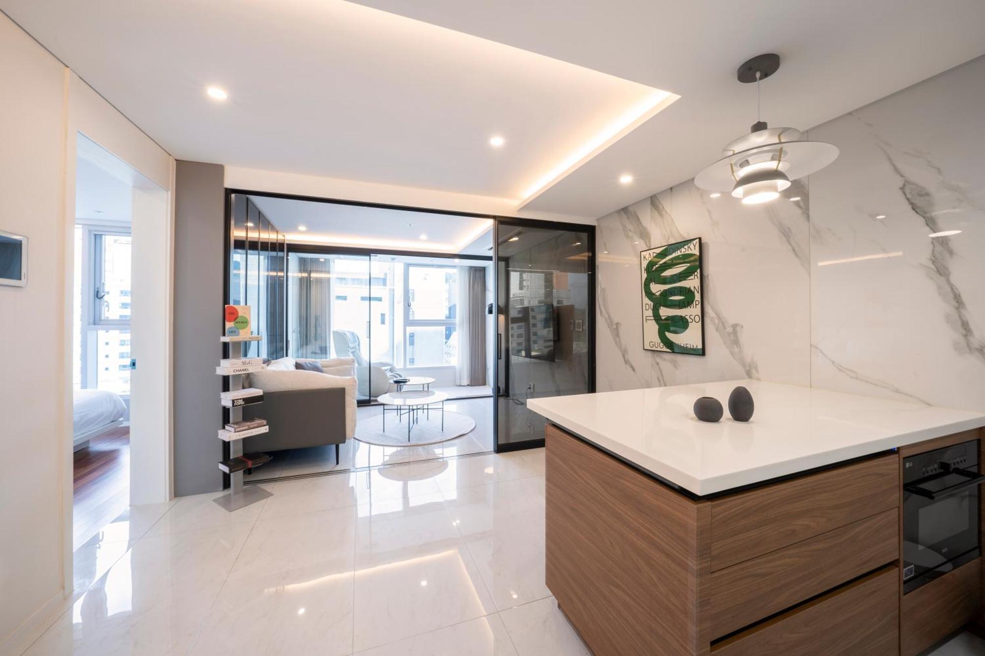 Uh Flat The Seocho Apartment